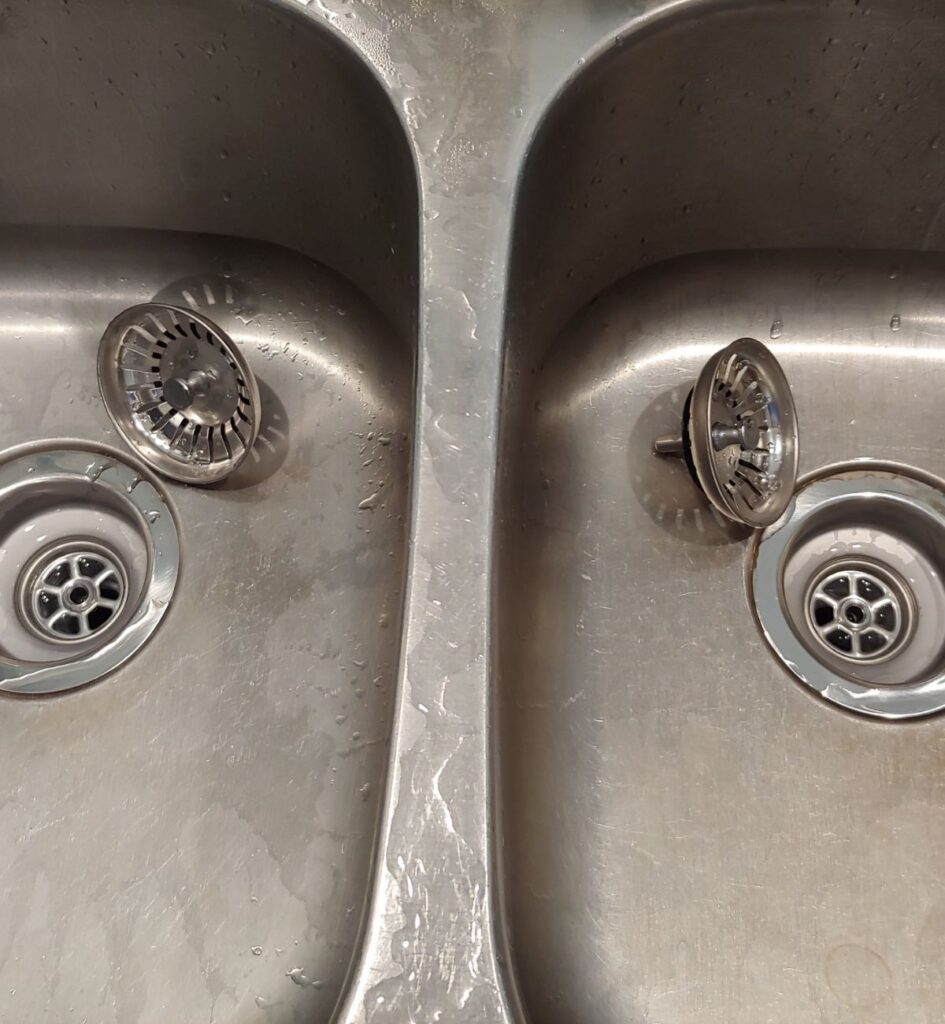 How To Fix Kitchen Sink Leak2 945x1024 